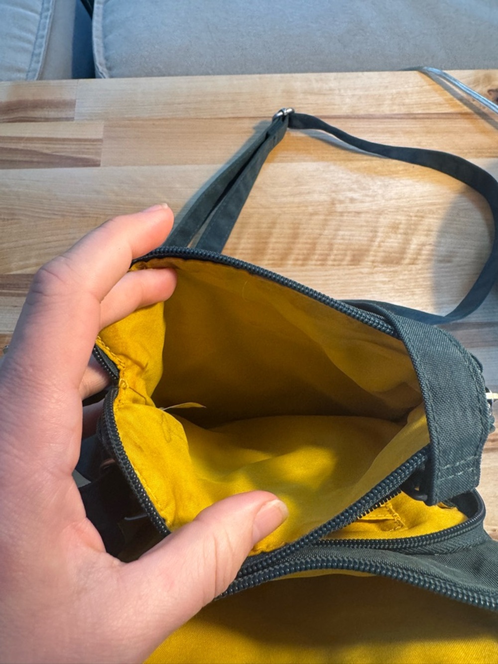 Baggallini Hunter Green Crossbody Bag Travel Lightweight Organizer Multi Pocket - Picture 4 of 12